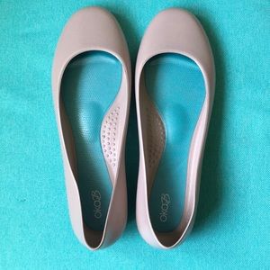 Brand new (no box) Size 10 Oka B Georgia flats